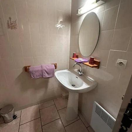 C - Ferme Du Port D'enveaux - Au Bord De La Dordogne Apartament *